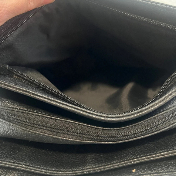 Stone Mountain Blk Leather Triple Zippered Compartments shoulder hobo - Picture 12 of 16